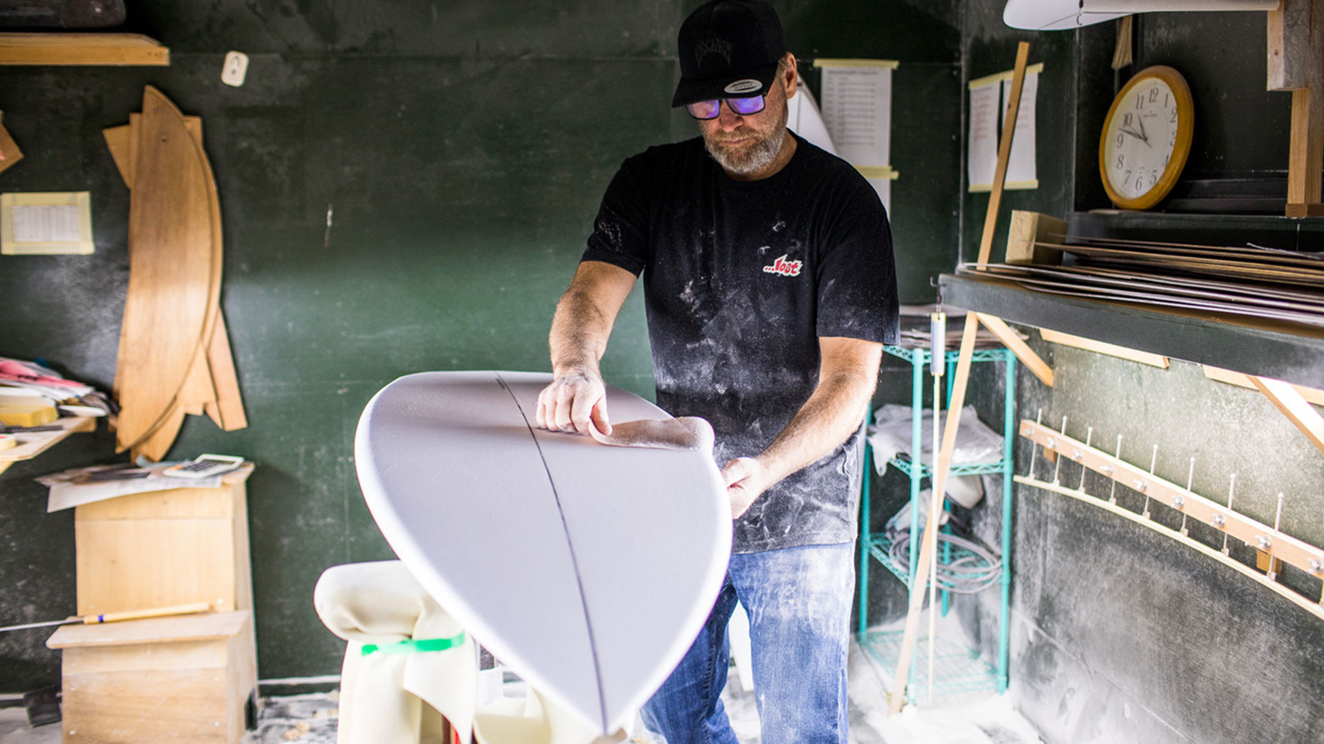Matt_Biolos_shaping_surfboard_web