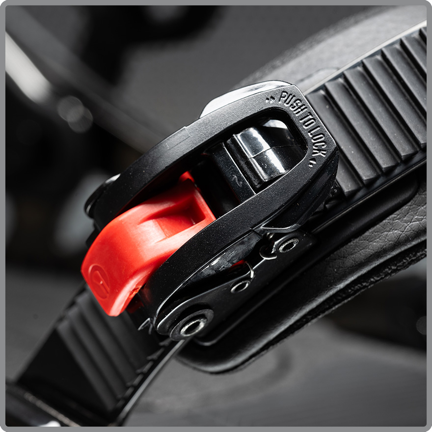 tech-component-speed-in-ankletoe-micro-buckle